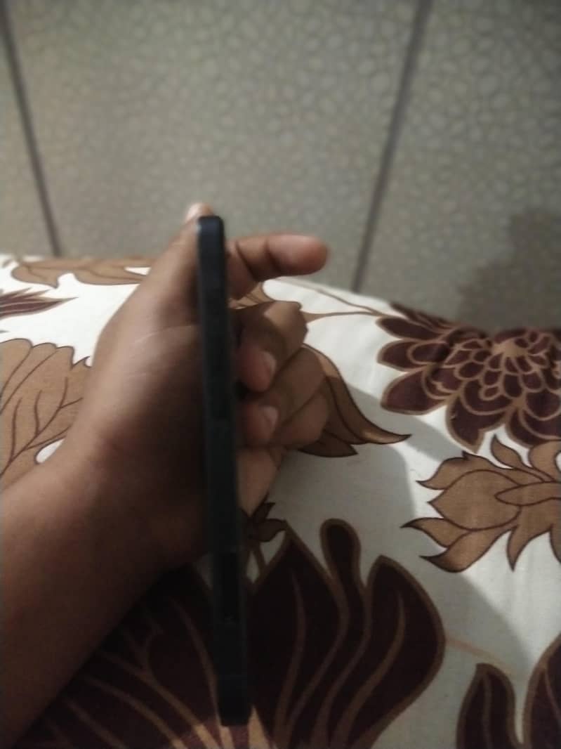 Apple iPhone 13 2