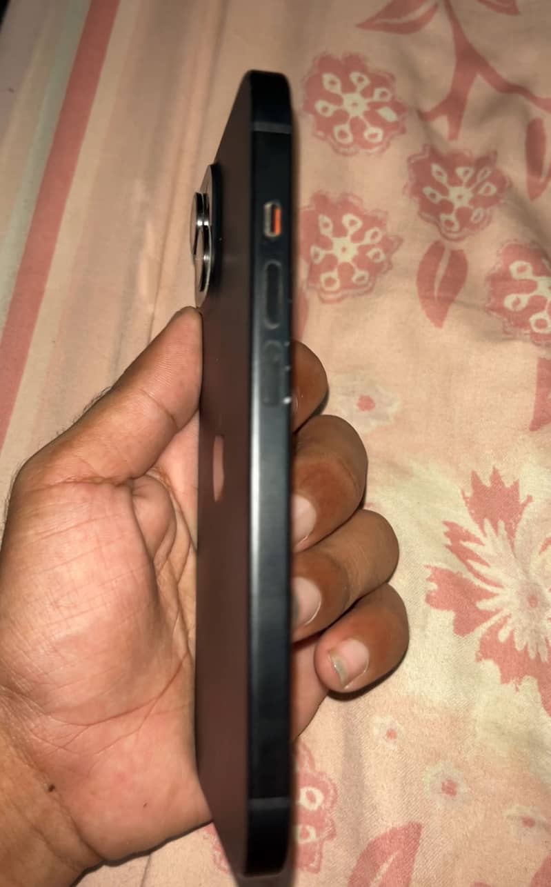 iPhone 15 1