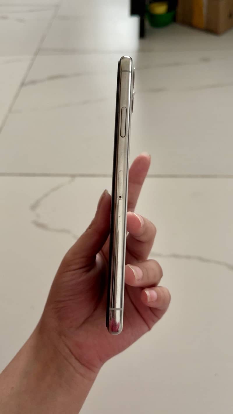 iPhone 11 Pro Max 3