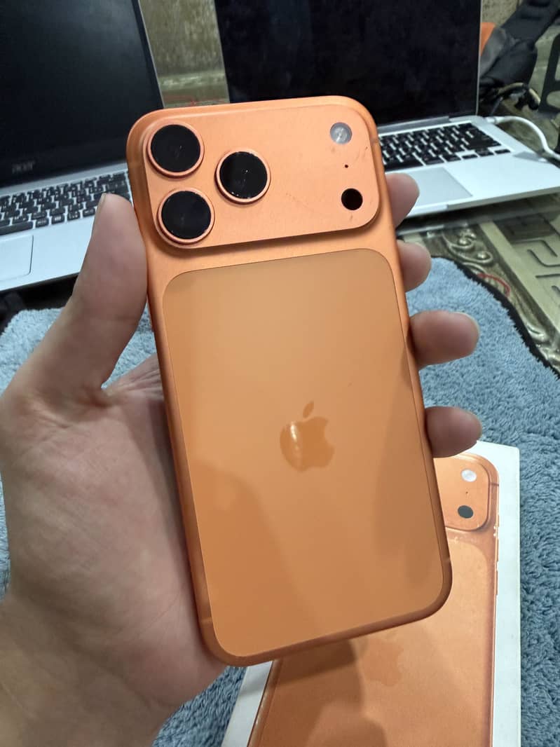 Apple iPhone 17 Pro Max 1