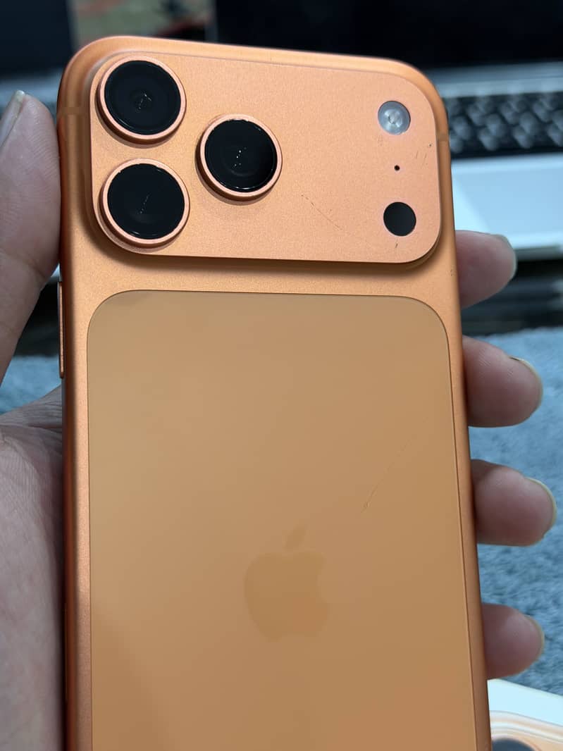 Apple iPhone 17 Pro Max 6