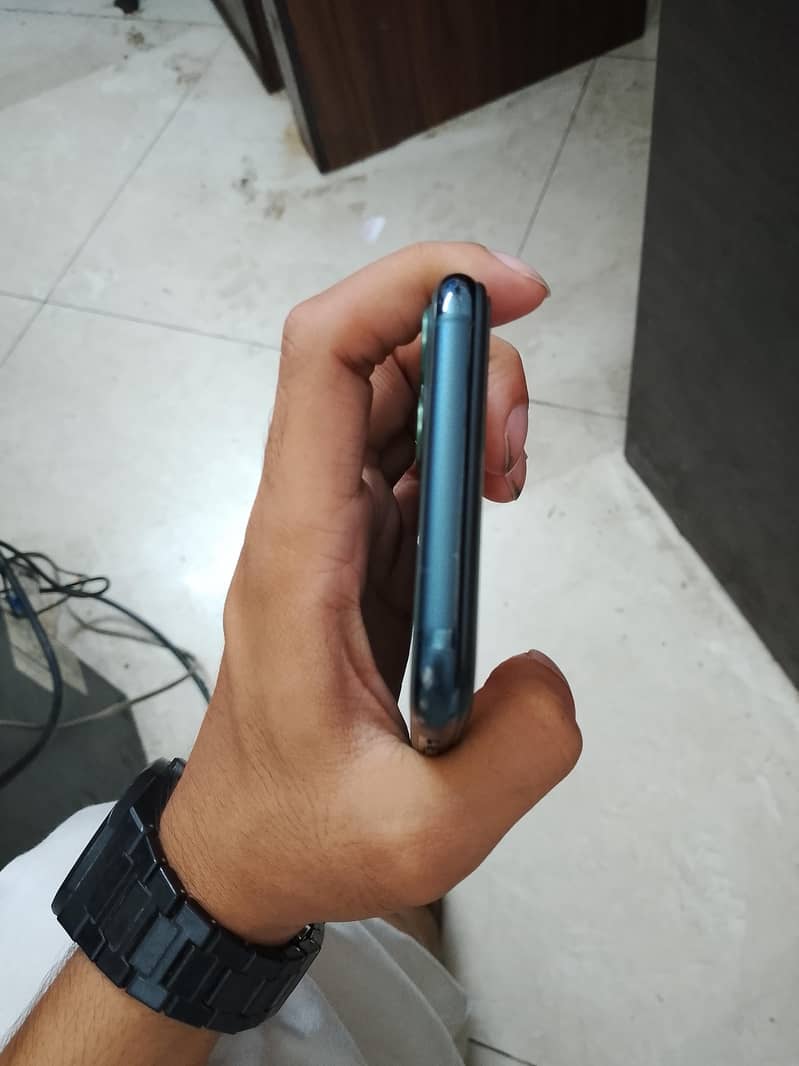 Apple iPhone 11 Pro Max 3