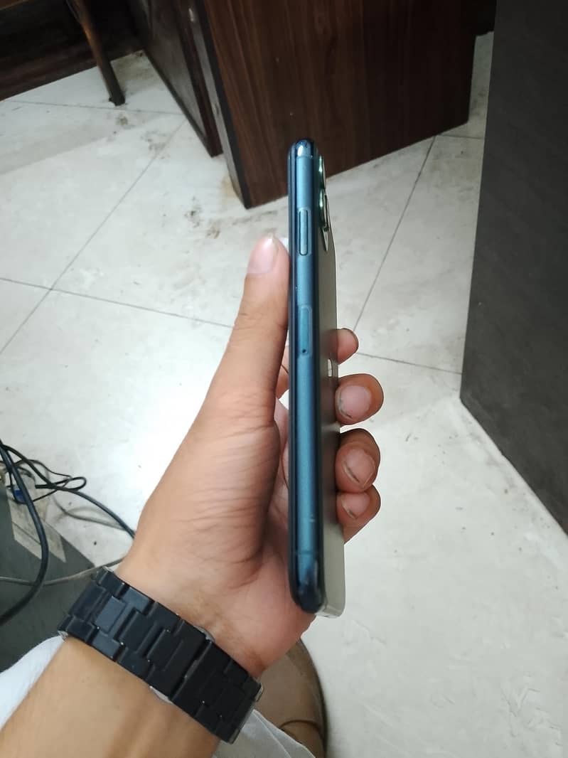 Apple iPhone 11 Pro Max 5