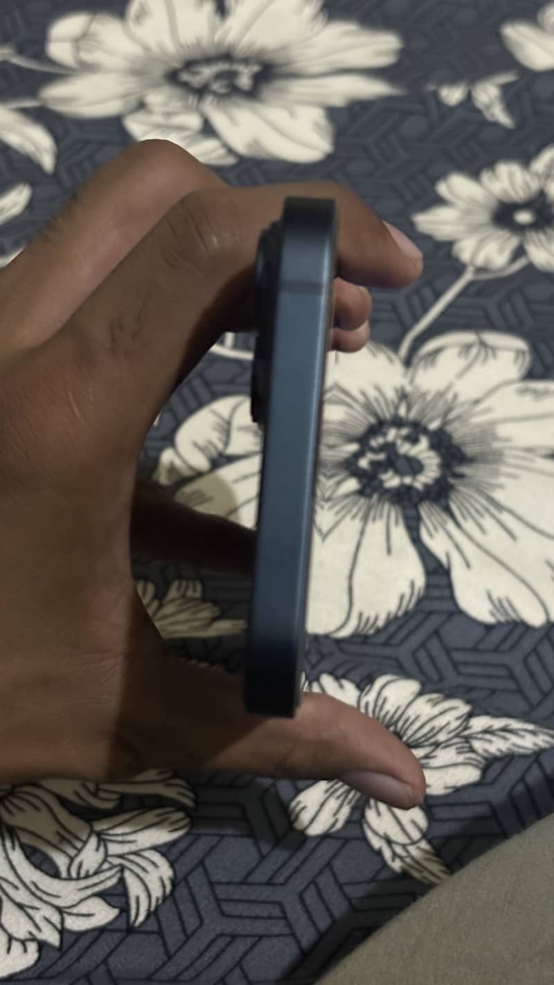 Apple iPhone 14 plus 3
