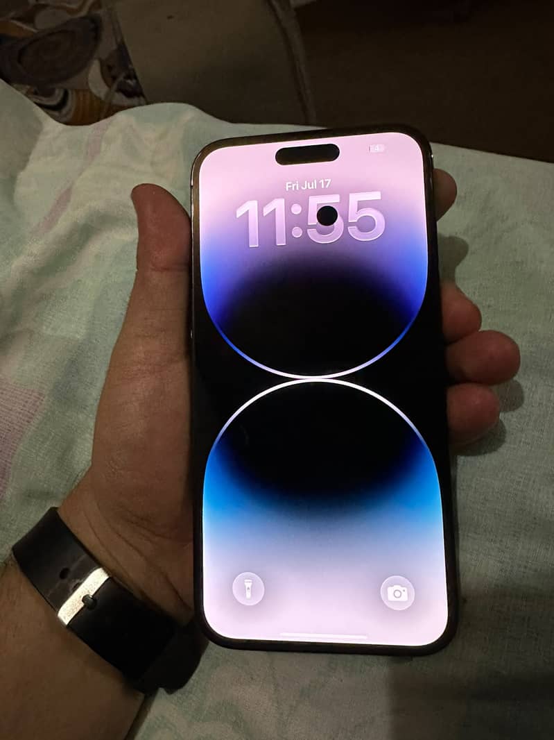 Apple iPhone 14 Pro Max 1
