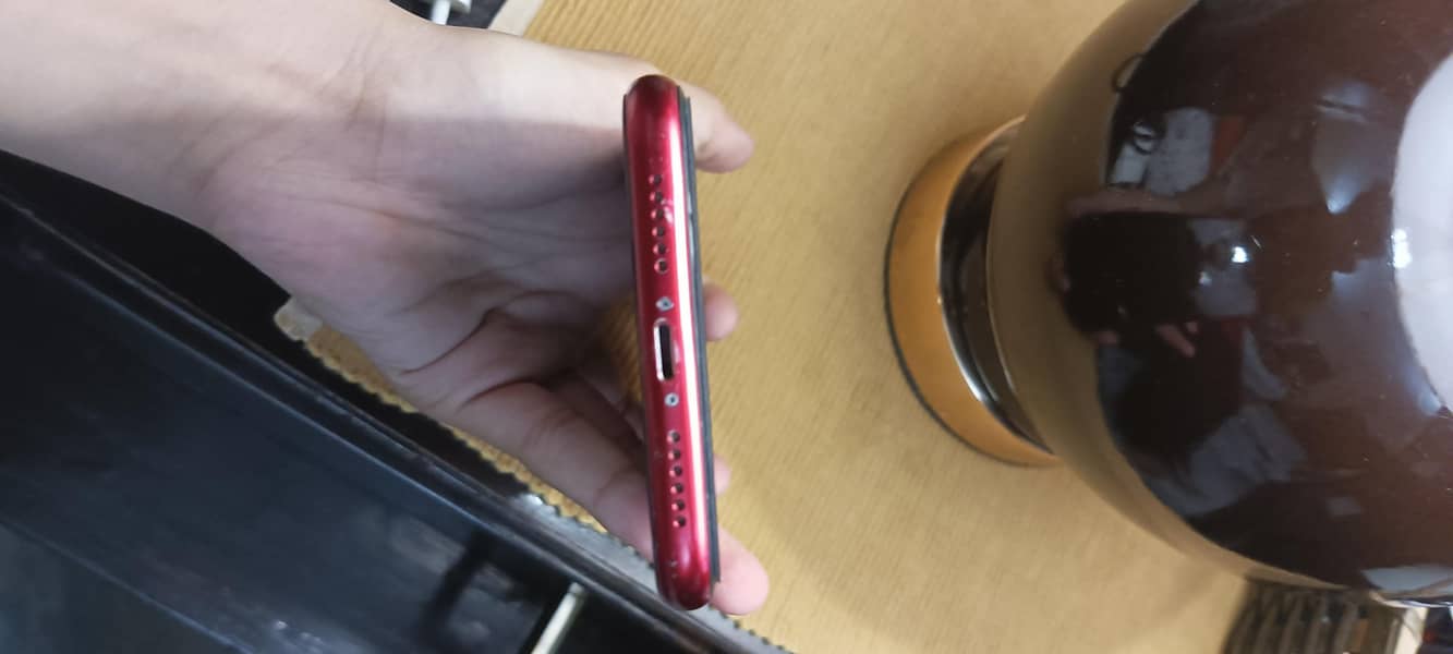 Apple iPhone 11 4
