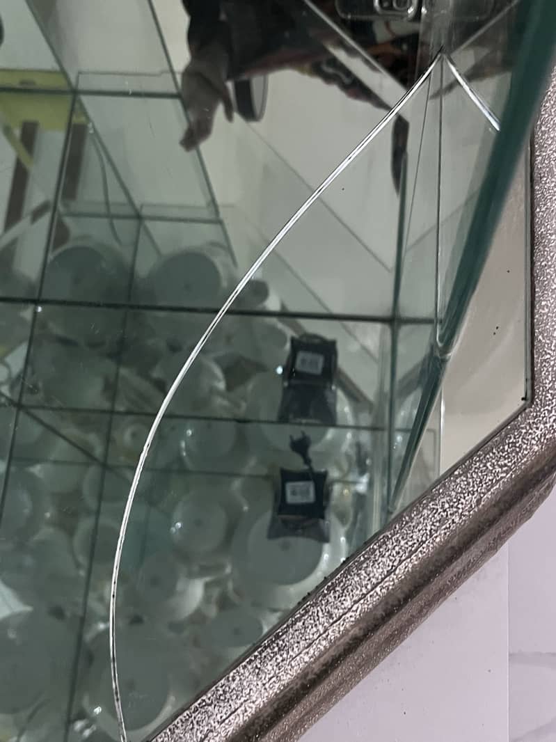 Full mirror showcase 1