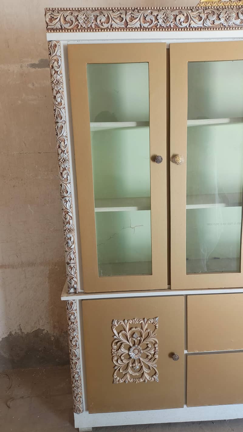 خوبصورت لکڑی کا لڑکی والا شوکیس برائے فروخت 5