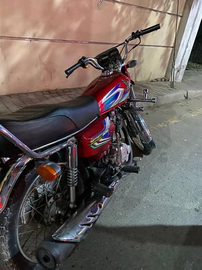 Honda 125 red 2022