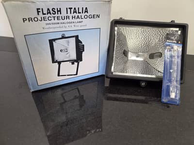 500W Halogen Floodlight with Philips Halotone R7s Lamp.