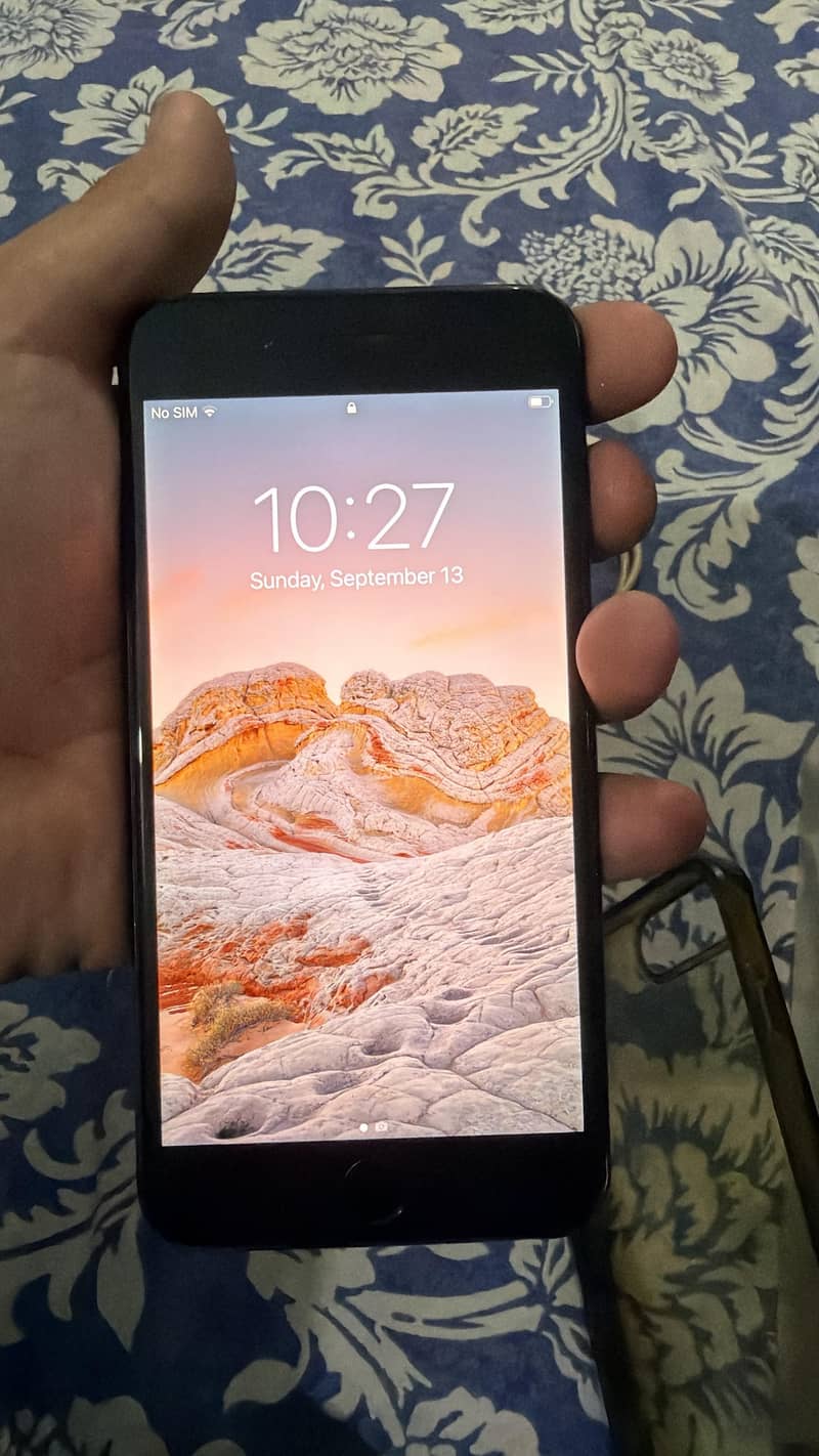 Apple iPhone 7 Plus 0