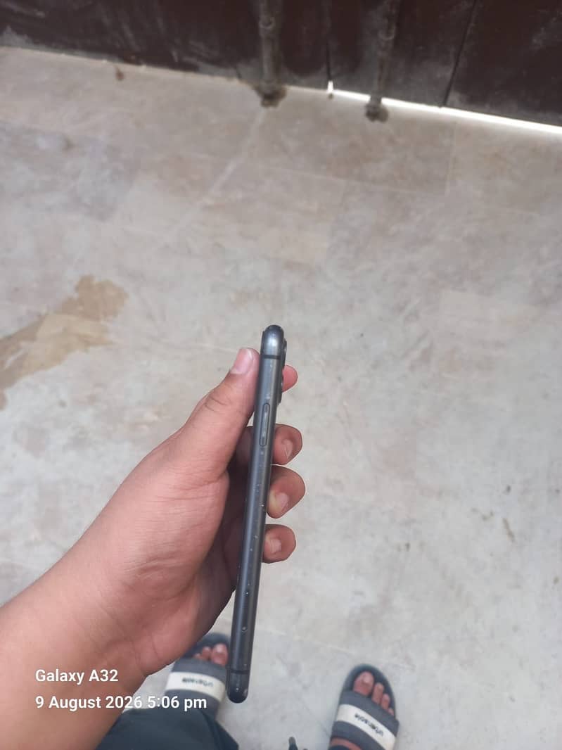 Apple iPhone 11 5