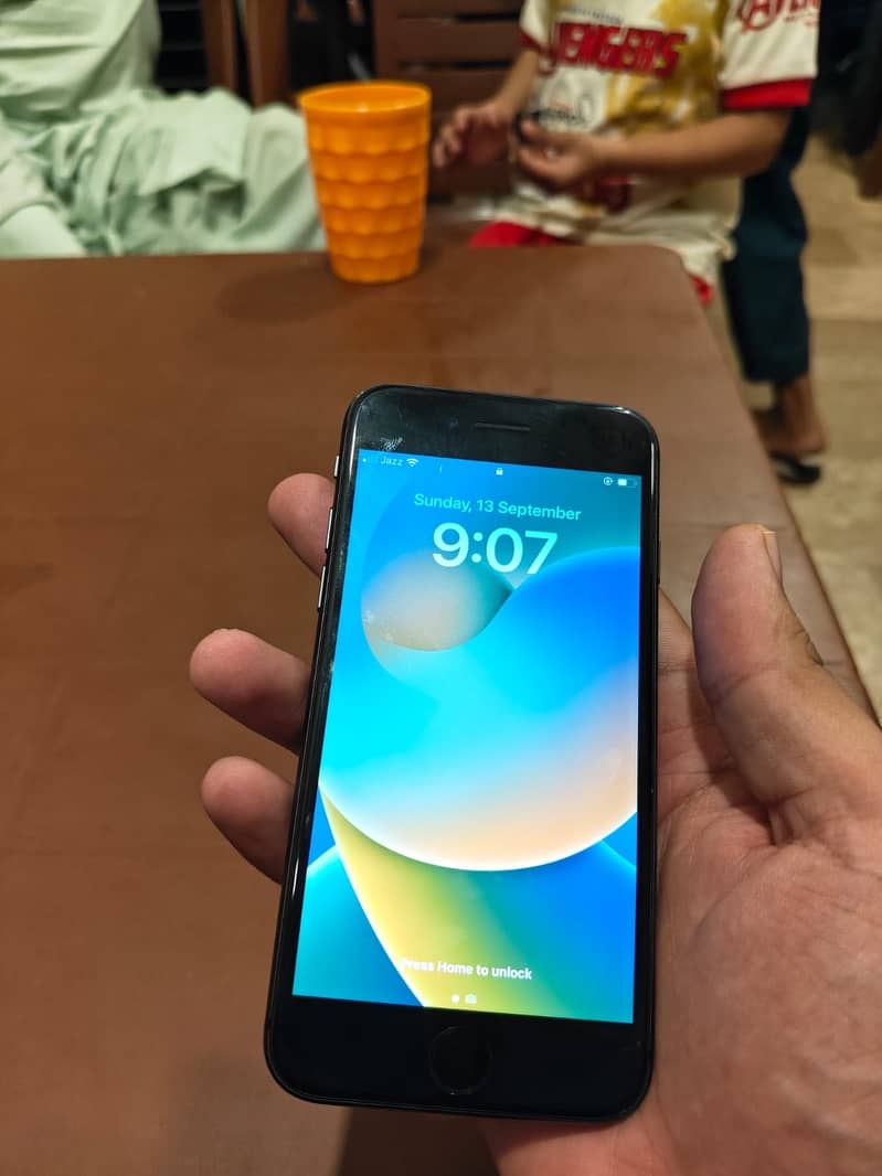 Apple iPhone 8 4