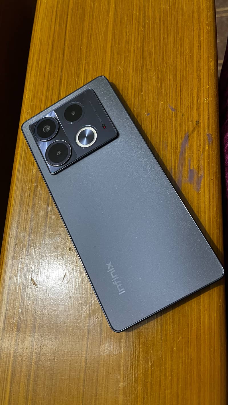 Infinix Note 40 5