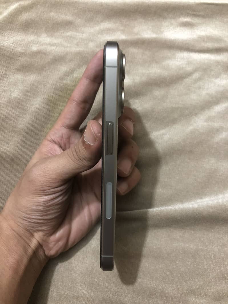 Apple iPhone 15 Pro 1