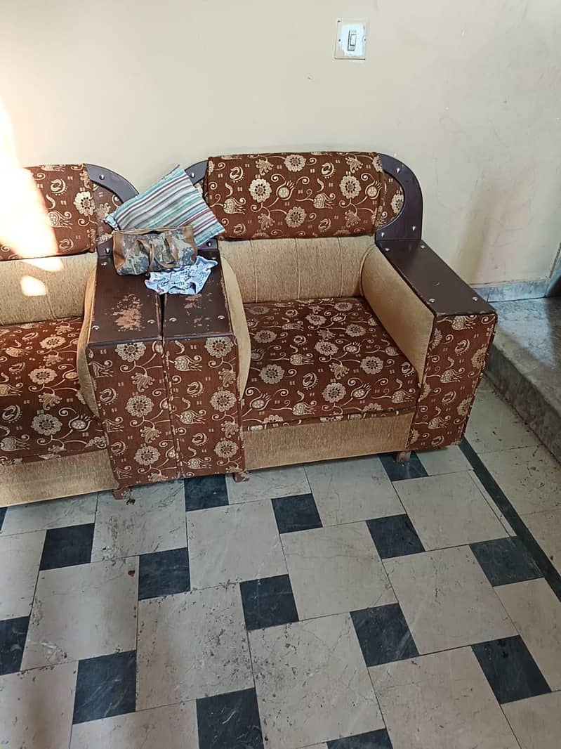 Good Condition Sofas 0