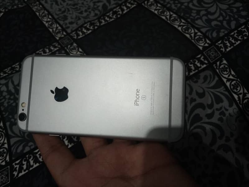 Apple iPhone 6S 4