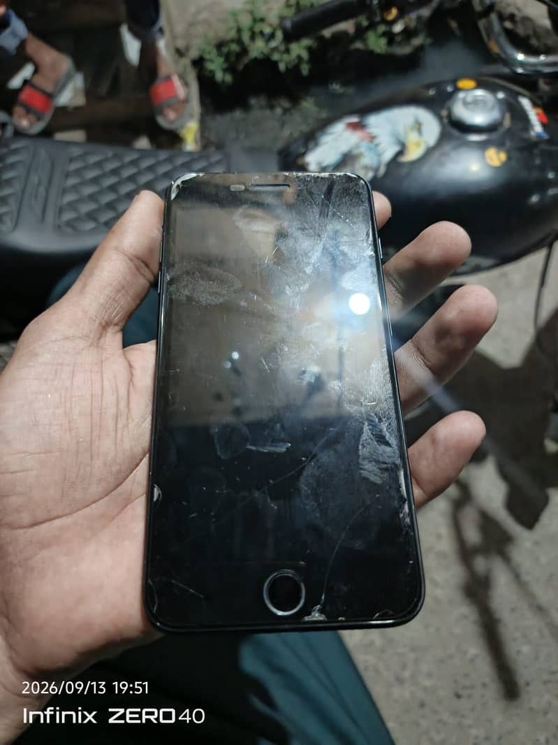 Apple iPhone 7 Plus 3