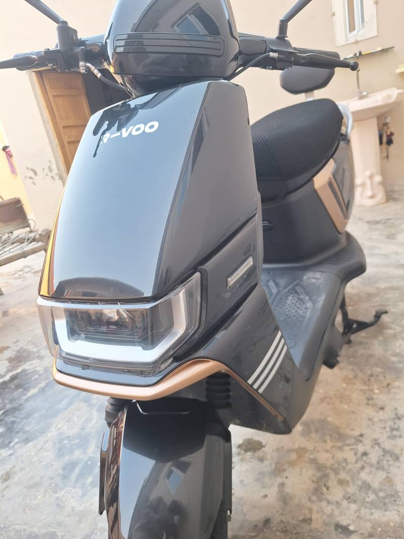 Revoo A12 7