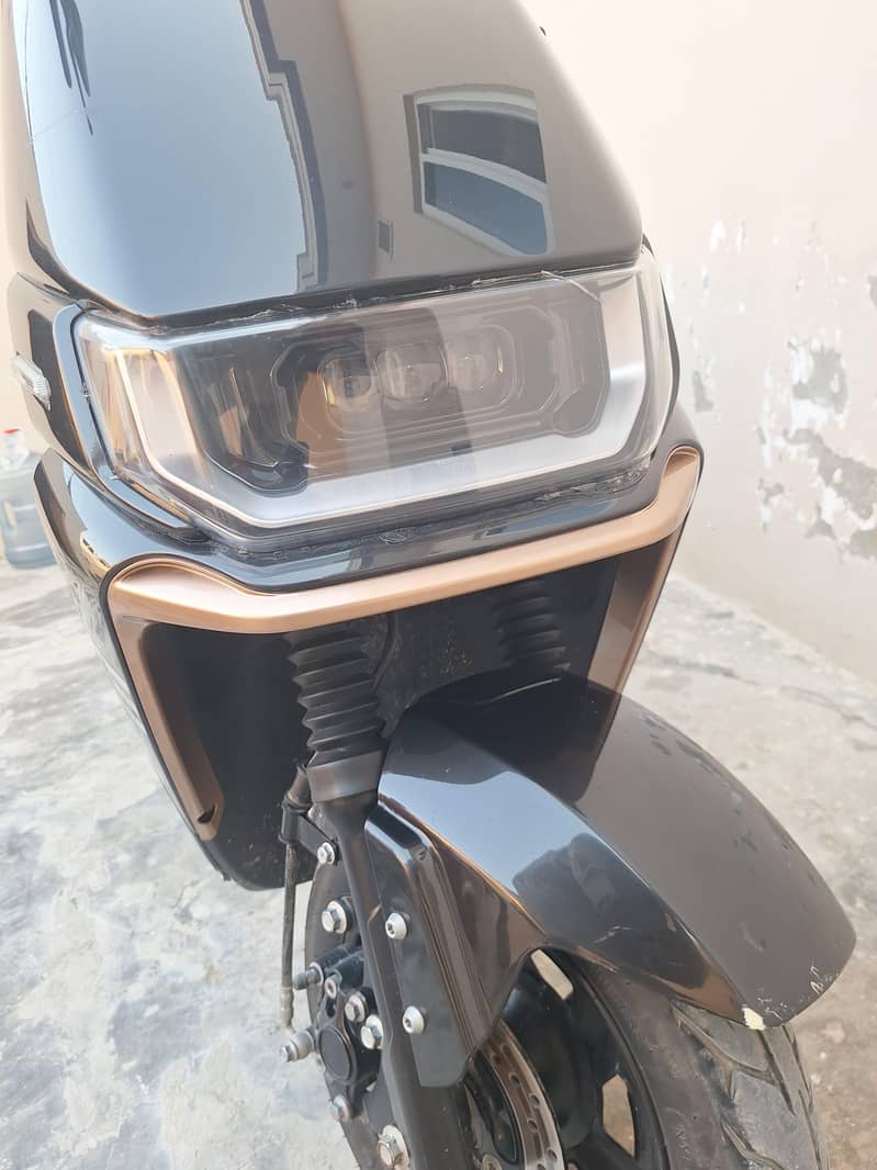 Revoo A12 9