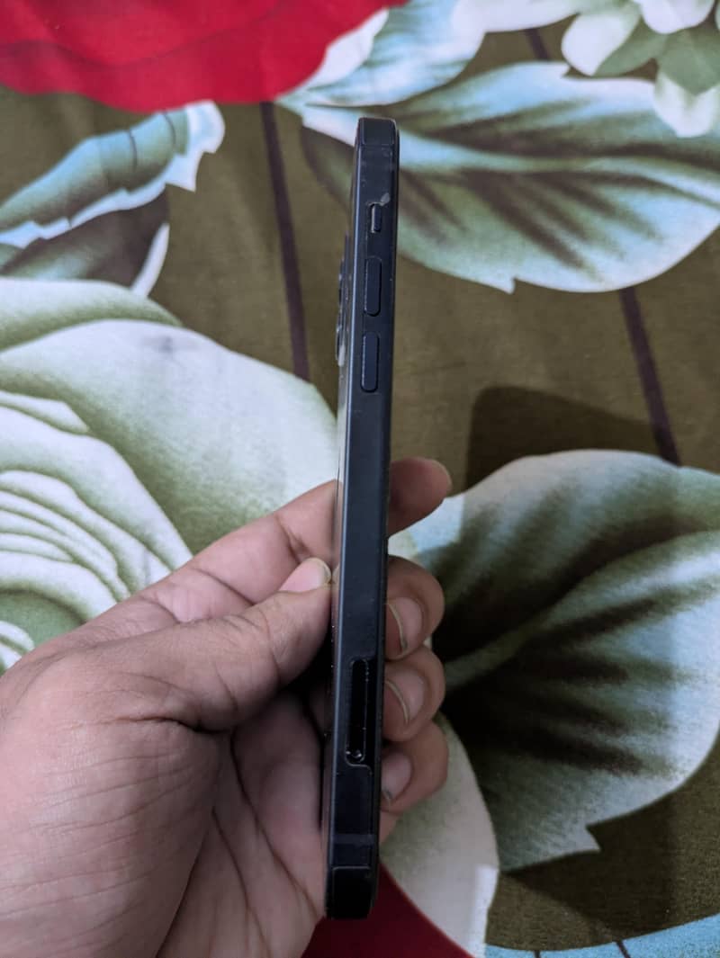 Apple iPhone 12 1