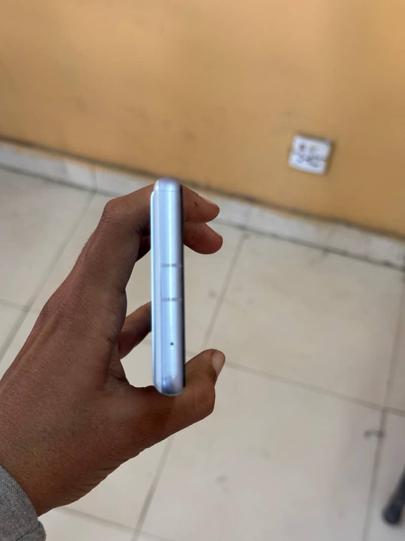 Google Pixel 7a 5