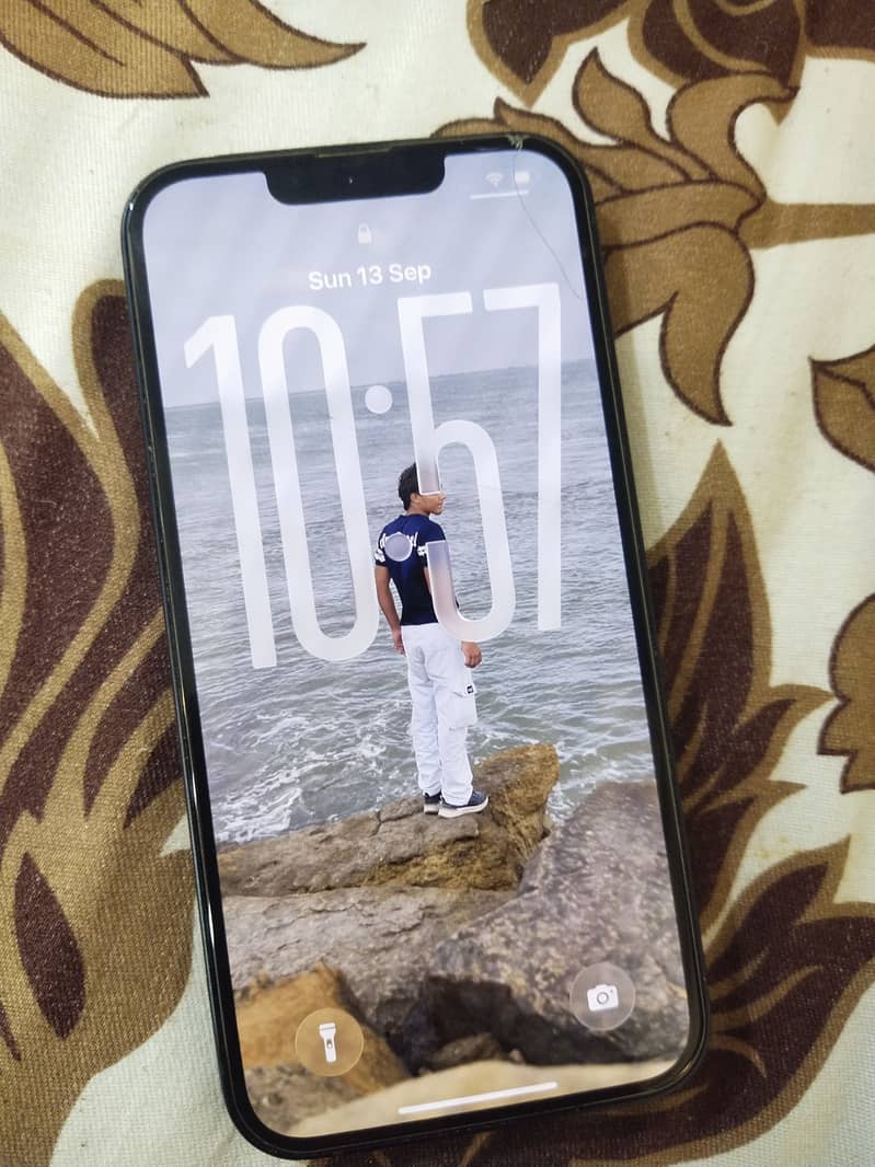Apple iPhone 13 1