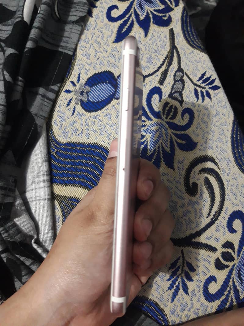 Apple iPhone 7 4