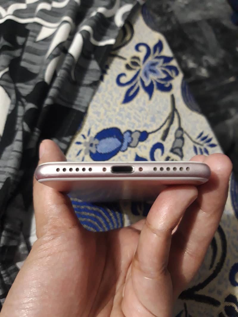Apple iPhone 7 5