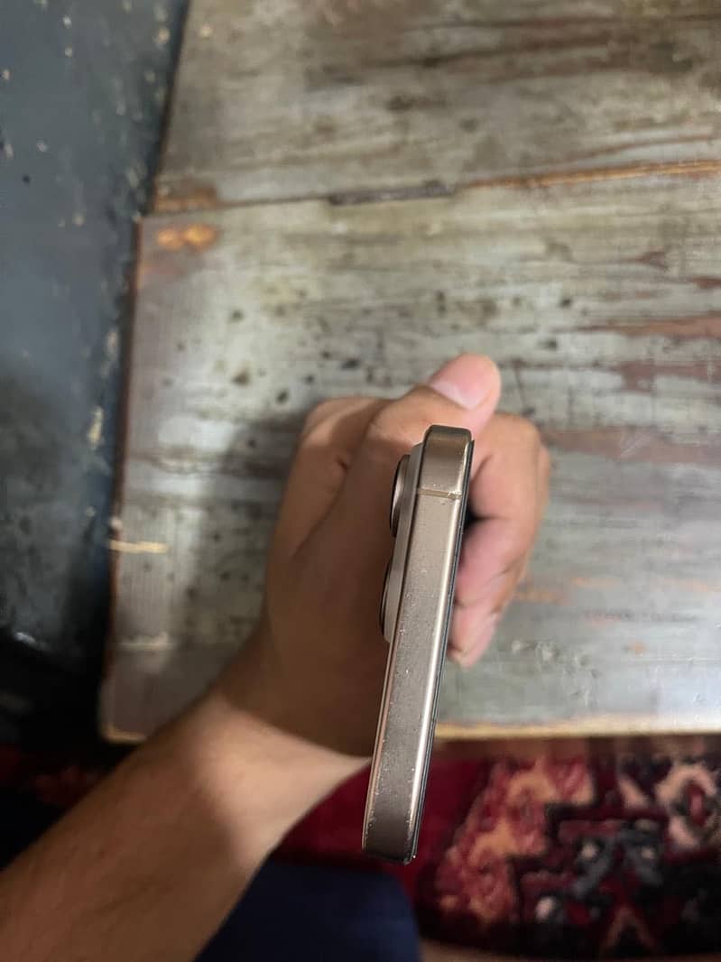 Apple iPhone 16 Pro Max 5