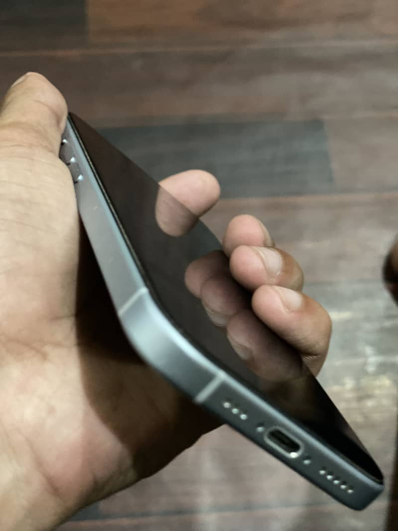Apple iPhone 15 2