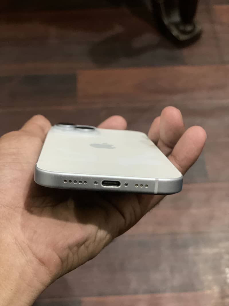 Apple iPhone 15 6