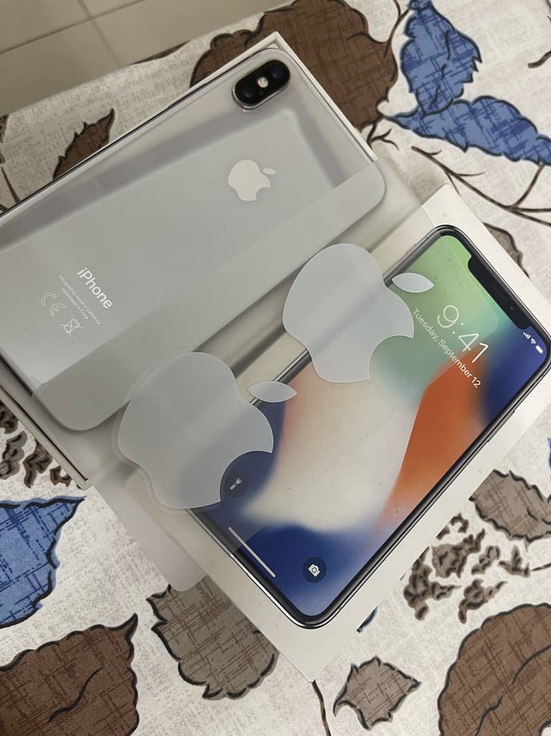Apple iPhone X 3