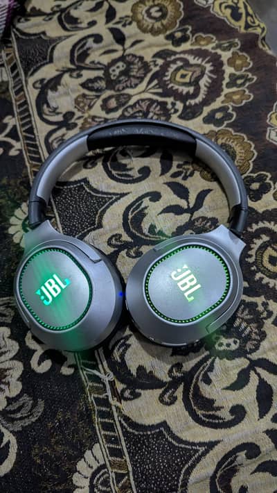 me apne JBL original wireless headphones sale kar na chata hn