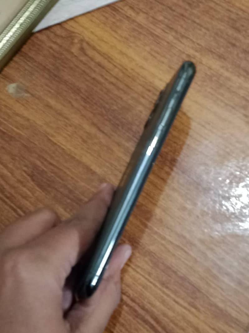 Apple iPhone 11 Pro 1