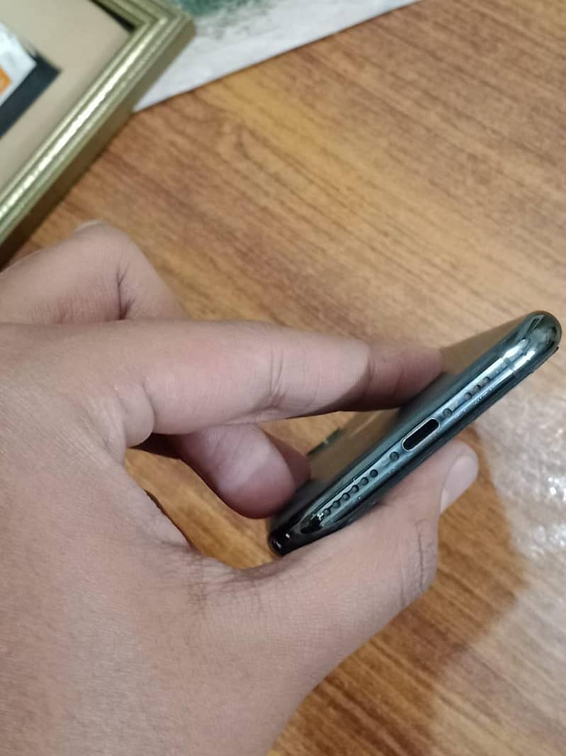 Apple iPhone 11 Pro 2