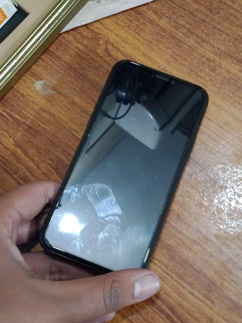Apple iPhone 11 Pro 4