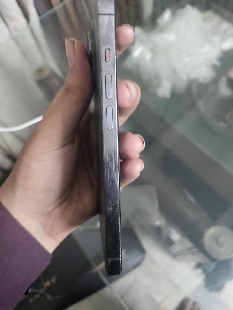 Apple iPhone 13 Pro 1