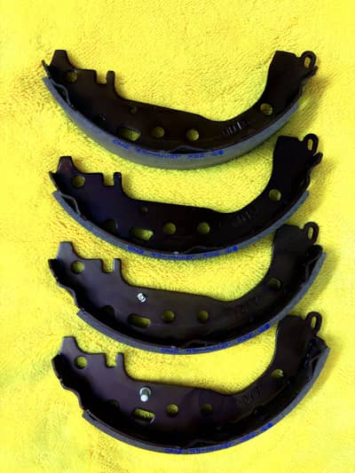 Toyota 100% Genuine rear brake shoes