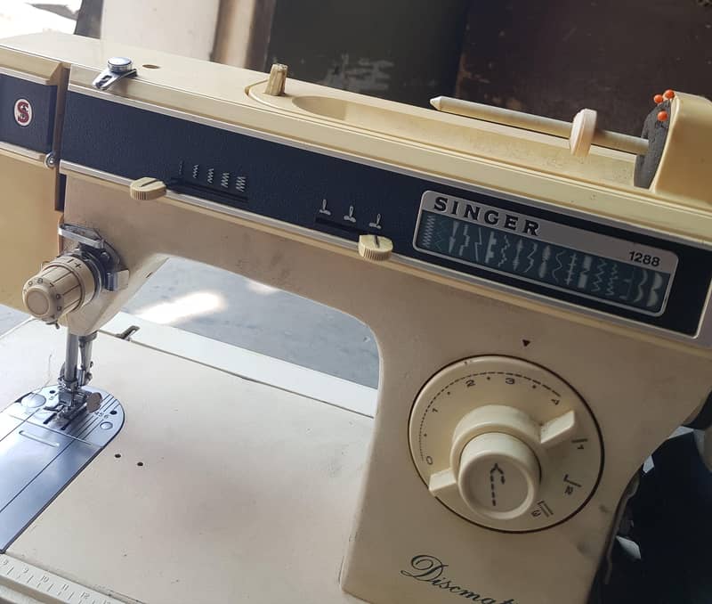Singer Sewing Machine model 1288 2