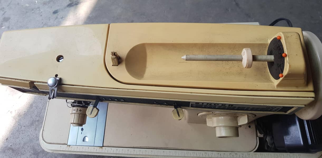 Singer Sewing Machine model 1288 5