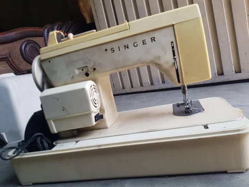 Singer Sewing Machine model 1288 9