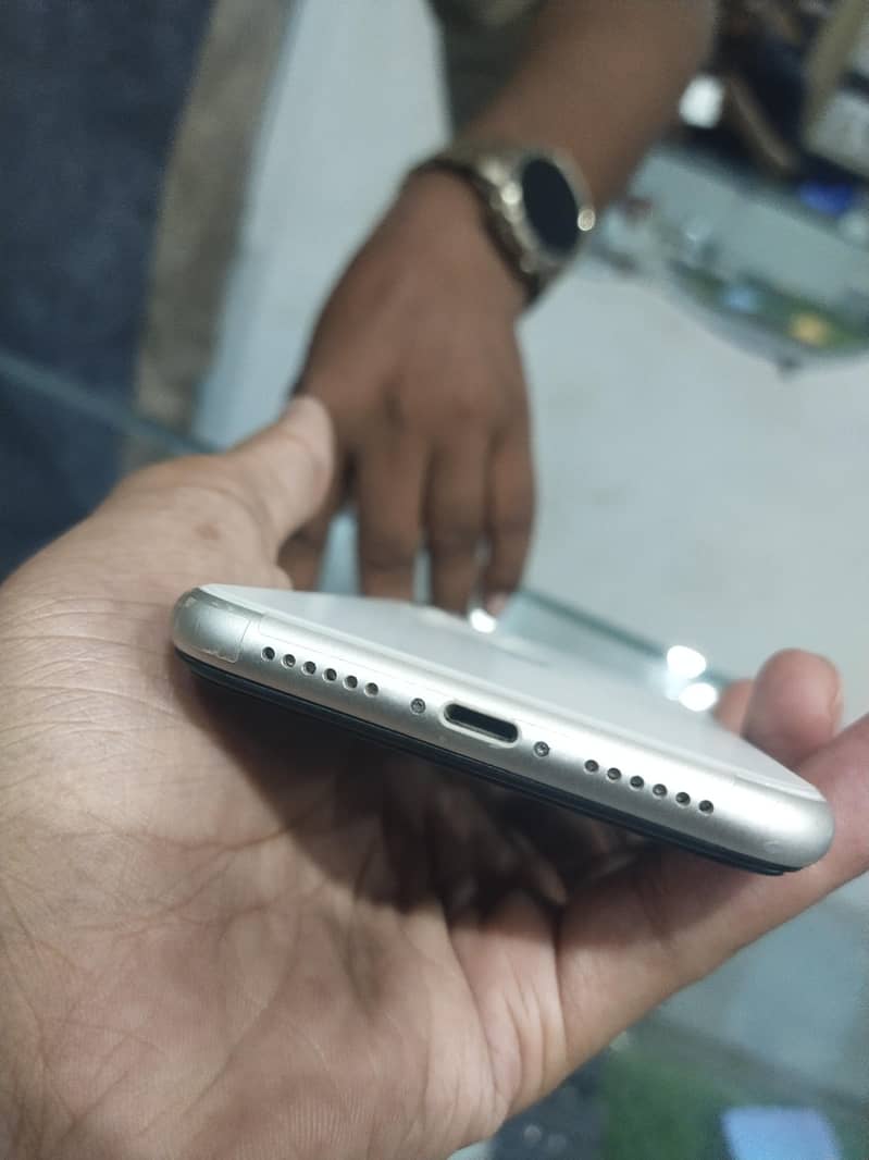Apple iPhone 11 2