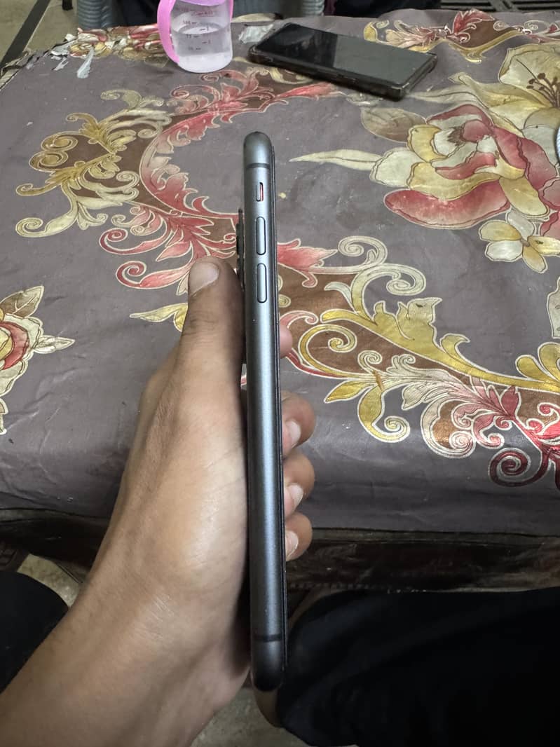 Apple iPhone 11 2