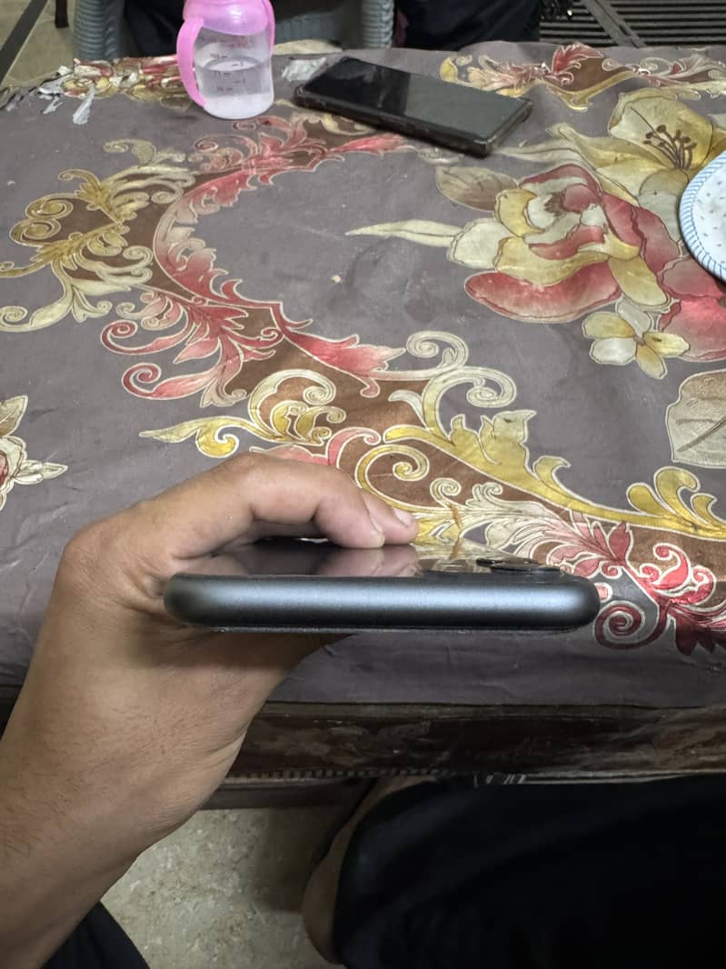Apple iPhone 11 5