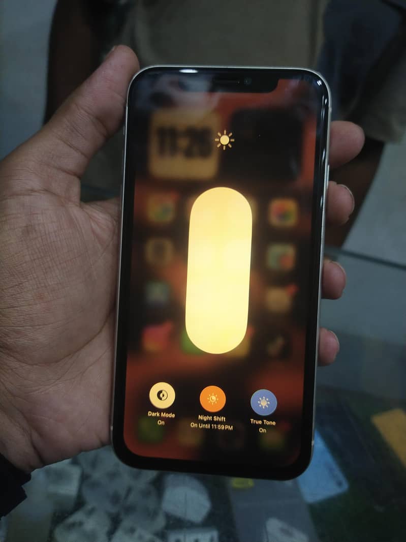 Apple iPhone 11 7