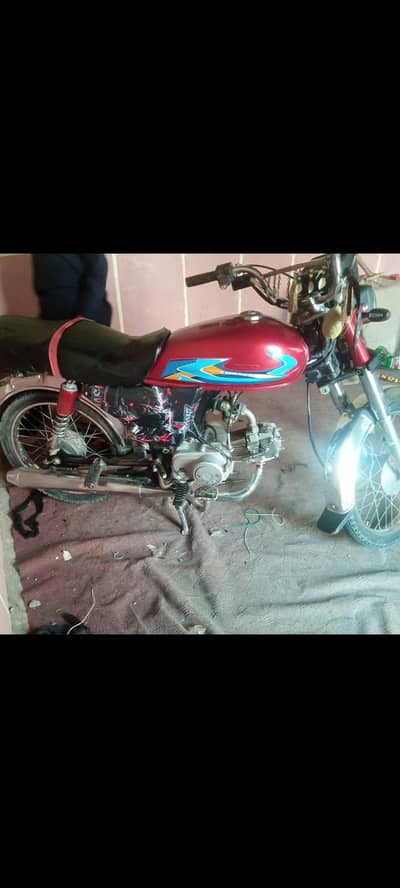 Ravi bike hai number ni lga hai Jo hai