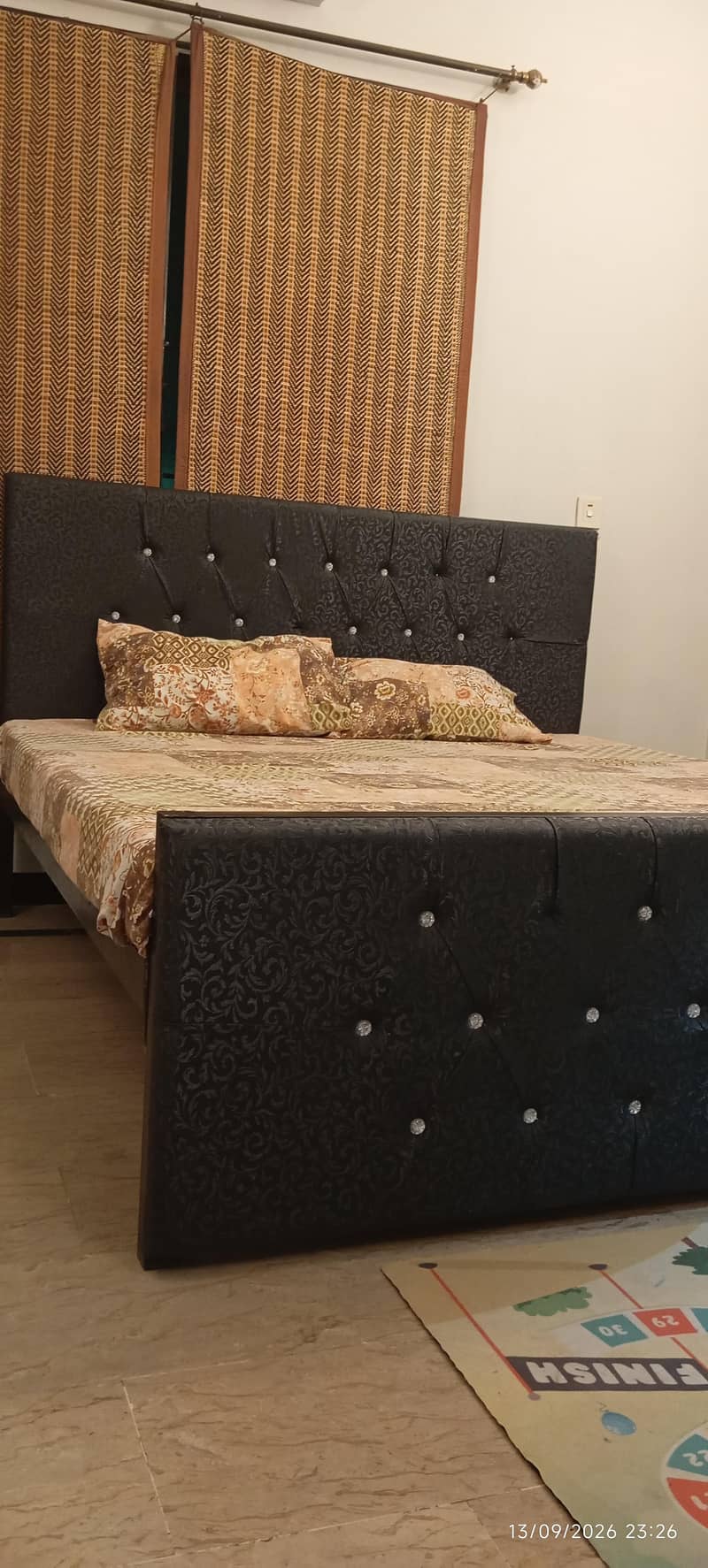 Iron bed 0