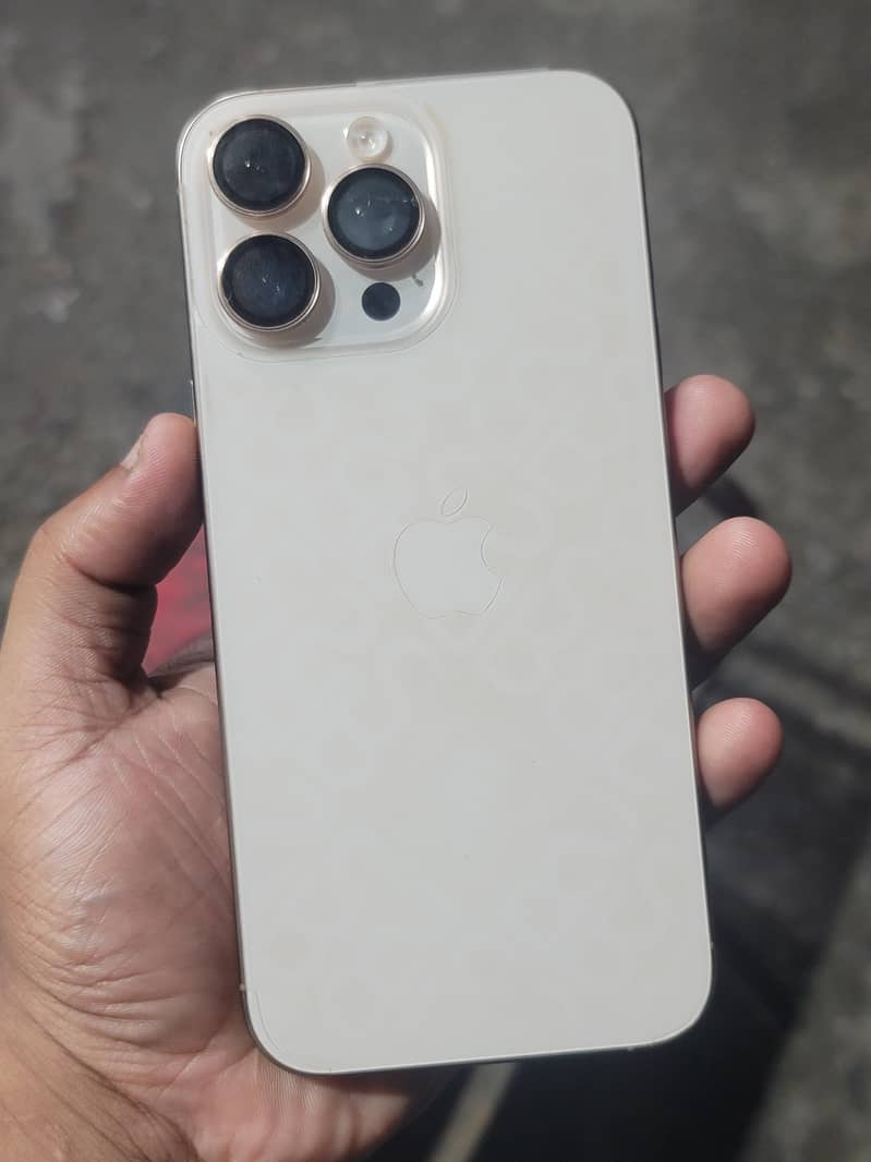 iPhone 16 Pro Max 0