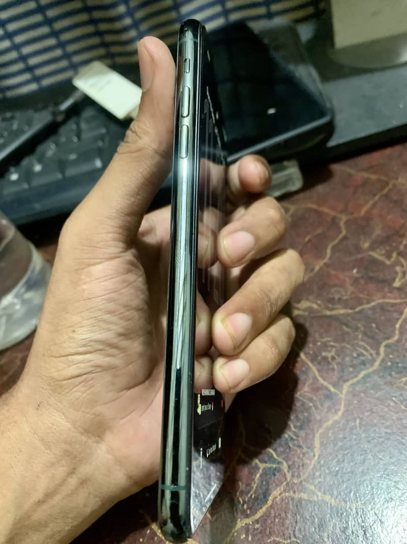 Apple iPhone 11 Pro Max 5